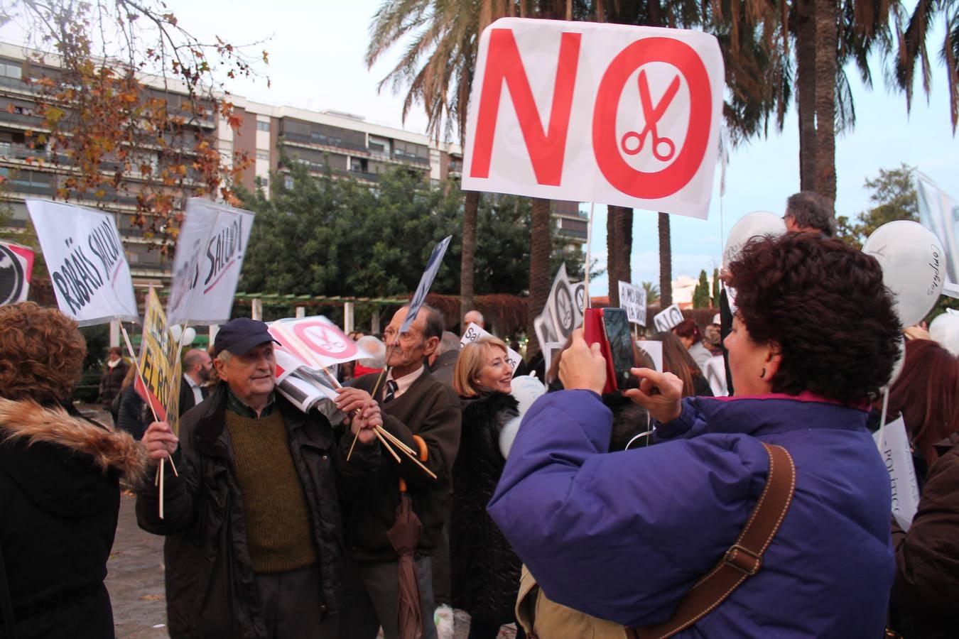 Unas 2.000 personas protestan en Jaén contra el «caos sanitario»