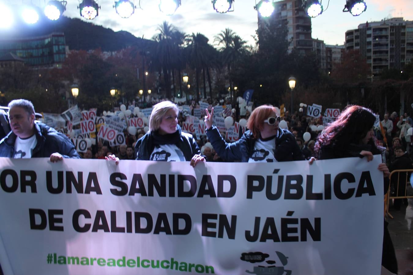 Unas 2.000 personas protestan en Jaén contra el «caos sanitario»