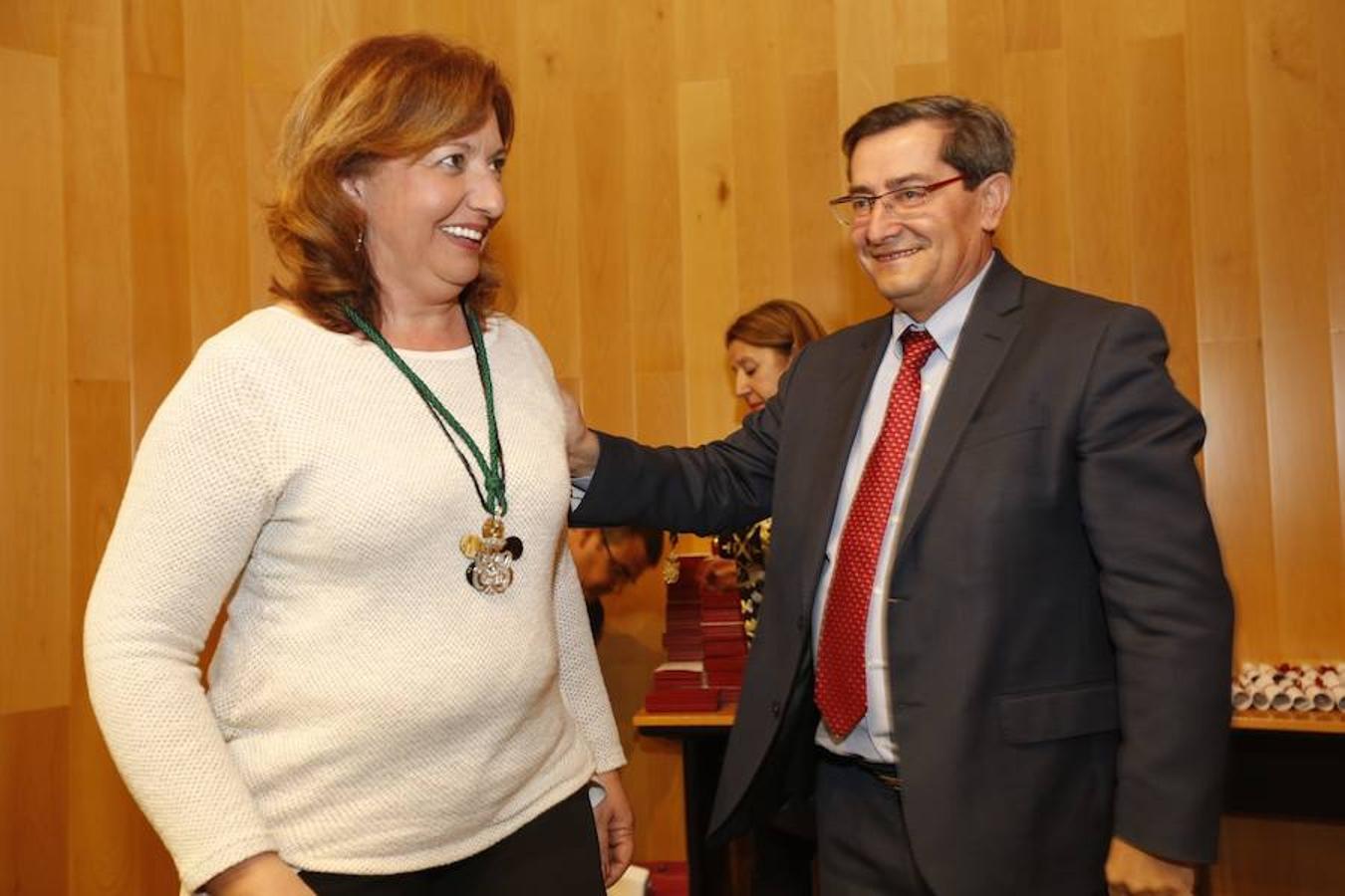 Medallas por un cuarto de siglo trabajando en Diputación