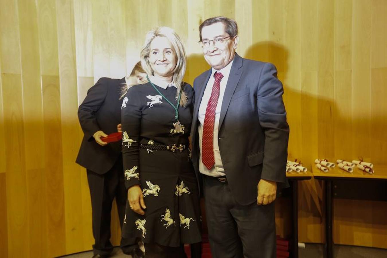 Medallas por un cuarto de siglo trabajando en Diputación