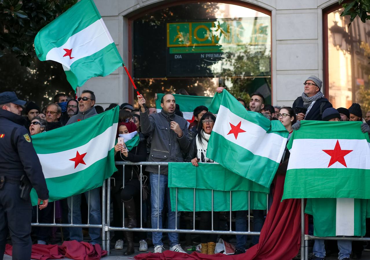 Granada celebra 525 aniversario de La Toma con un cruce de gritos sin incidentes