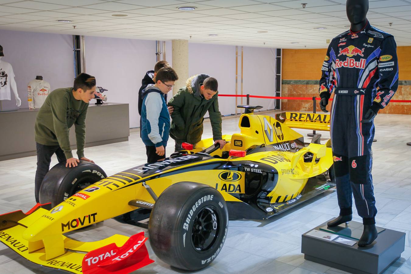 Casi un millar de visitantes recibe el Museo del Deporte