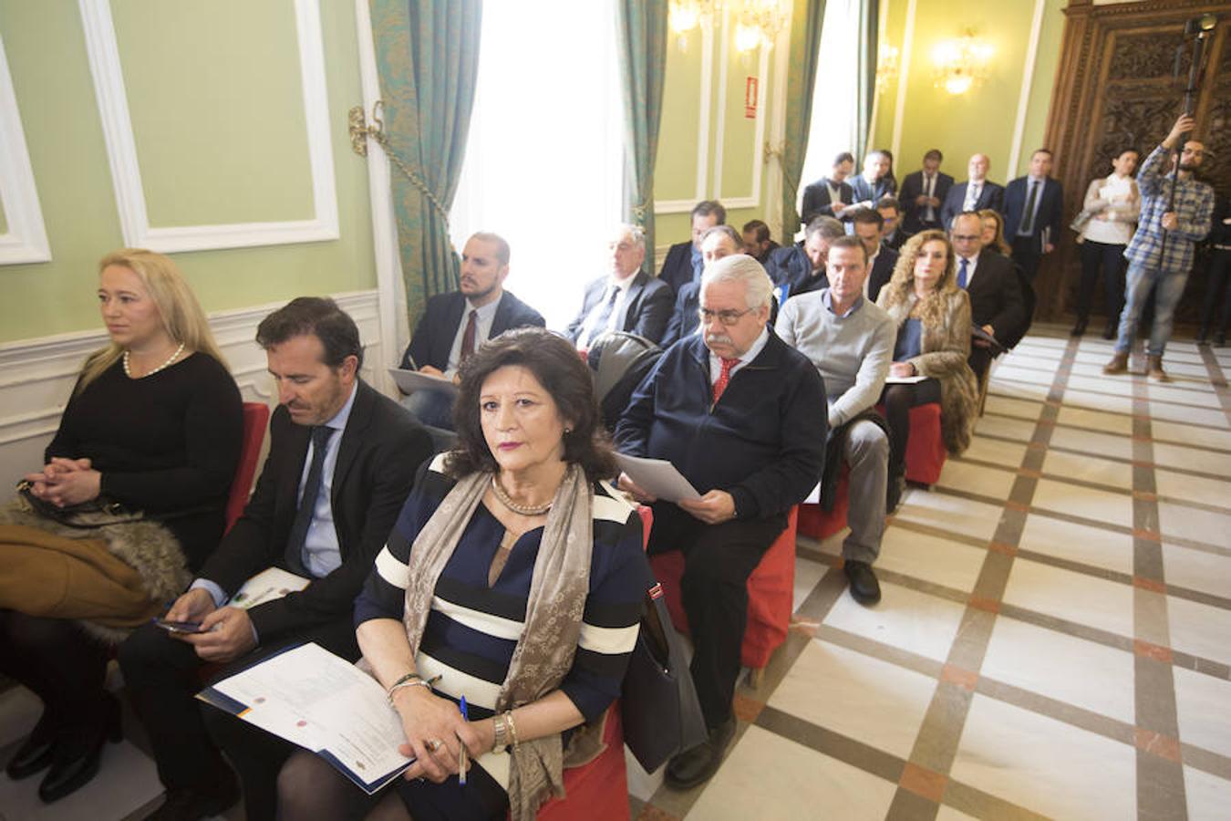 Las instituciones se conjuran en el I Foro Granada-Motril