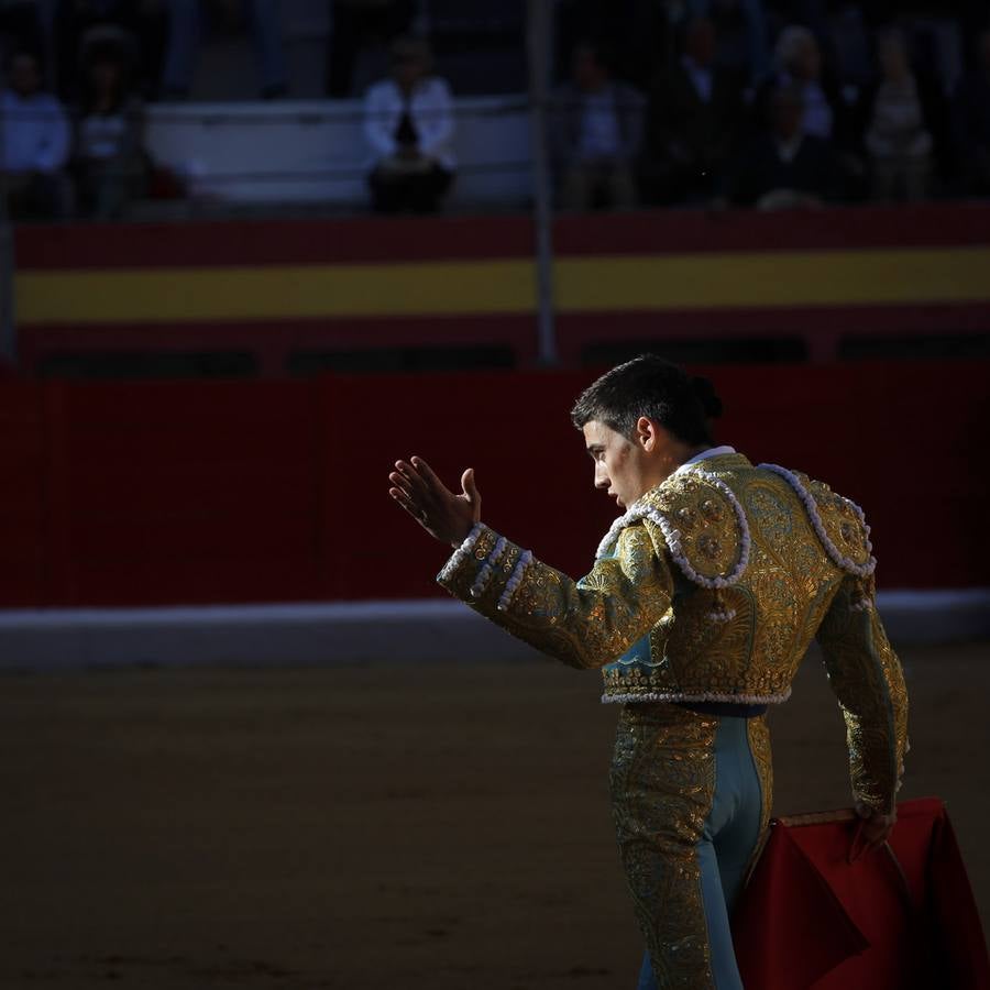 Luz, gloria y muerte en el ruedo