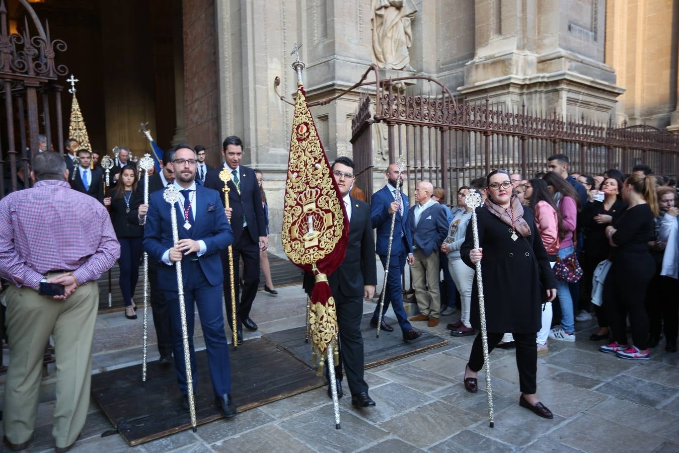 La cofradía del Vía Crucis salió a la calle… y así que pasen cien años más