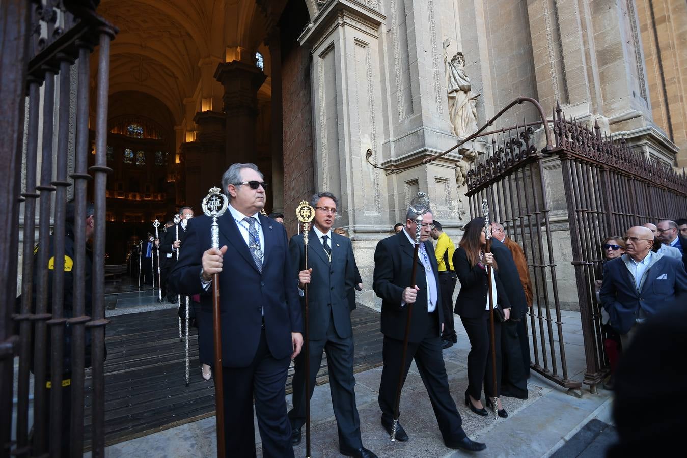 La cofradía del Vía Crucis salió a la calle… y así que pasen cien años más