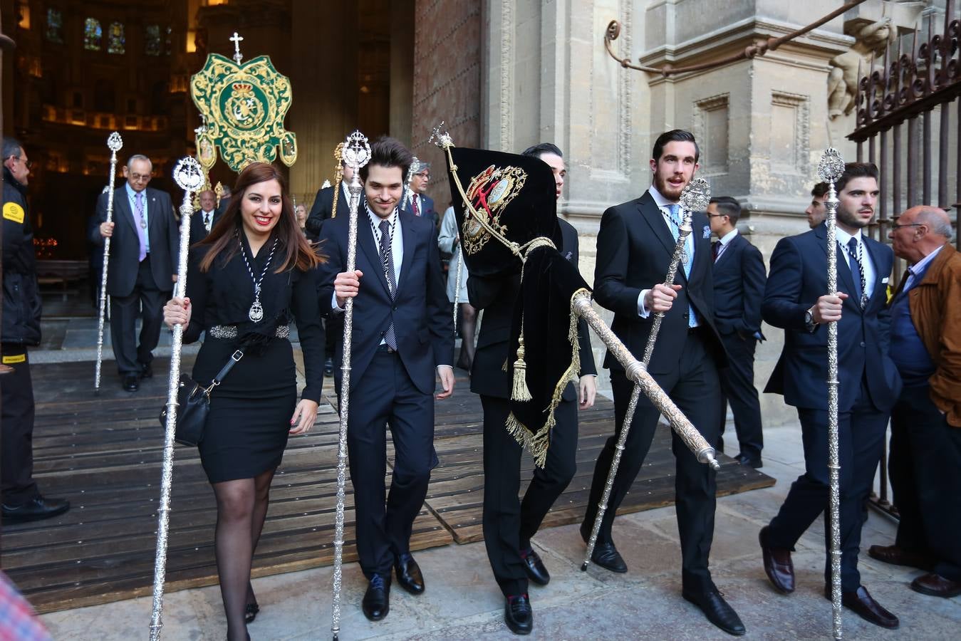 La cofradía del Vía Crucis salió a la calle… y así que pasen cien años más