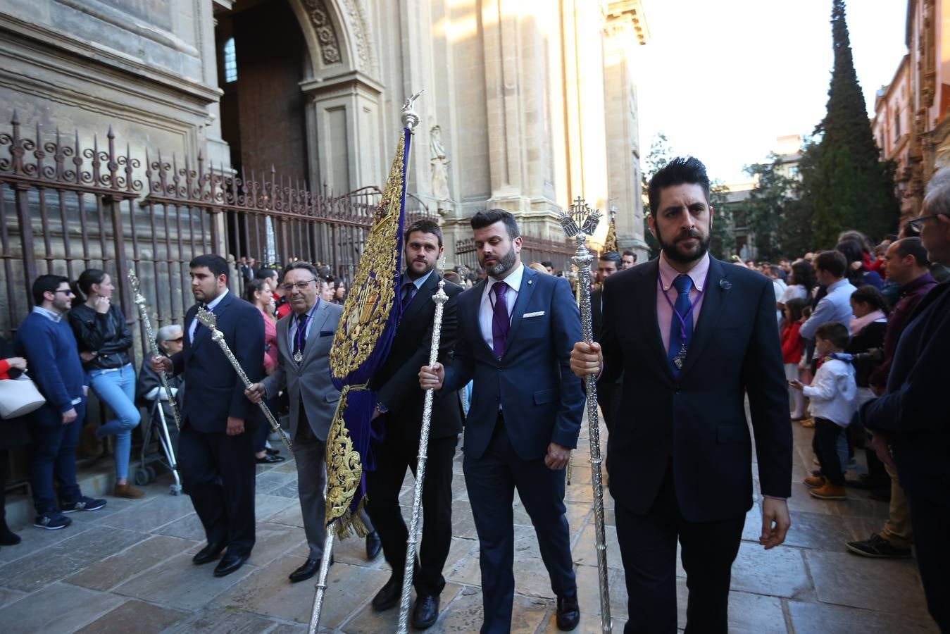 La cofradía del Vía Crucis salió a la calle… y así que pasen cien años más