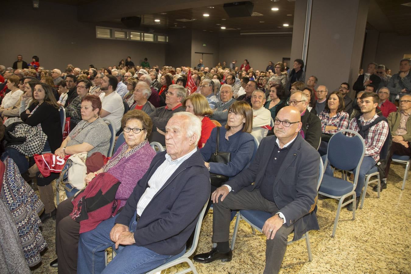 Baño de masas de Pedro Sánchez en Granada