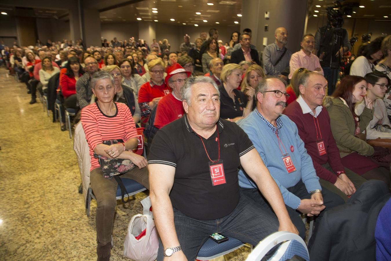 Baño de masas de Pedro Sánchez en Granada