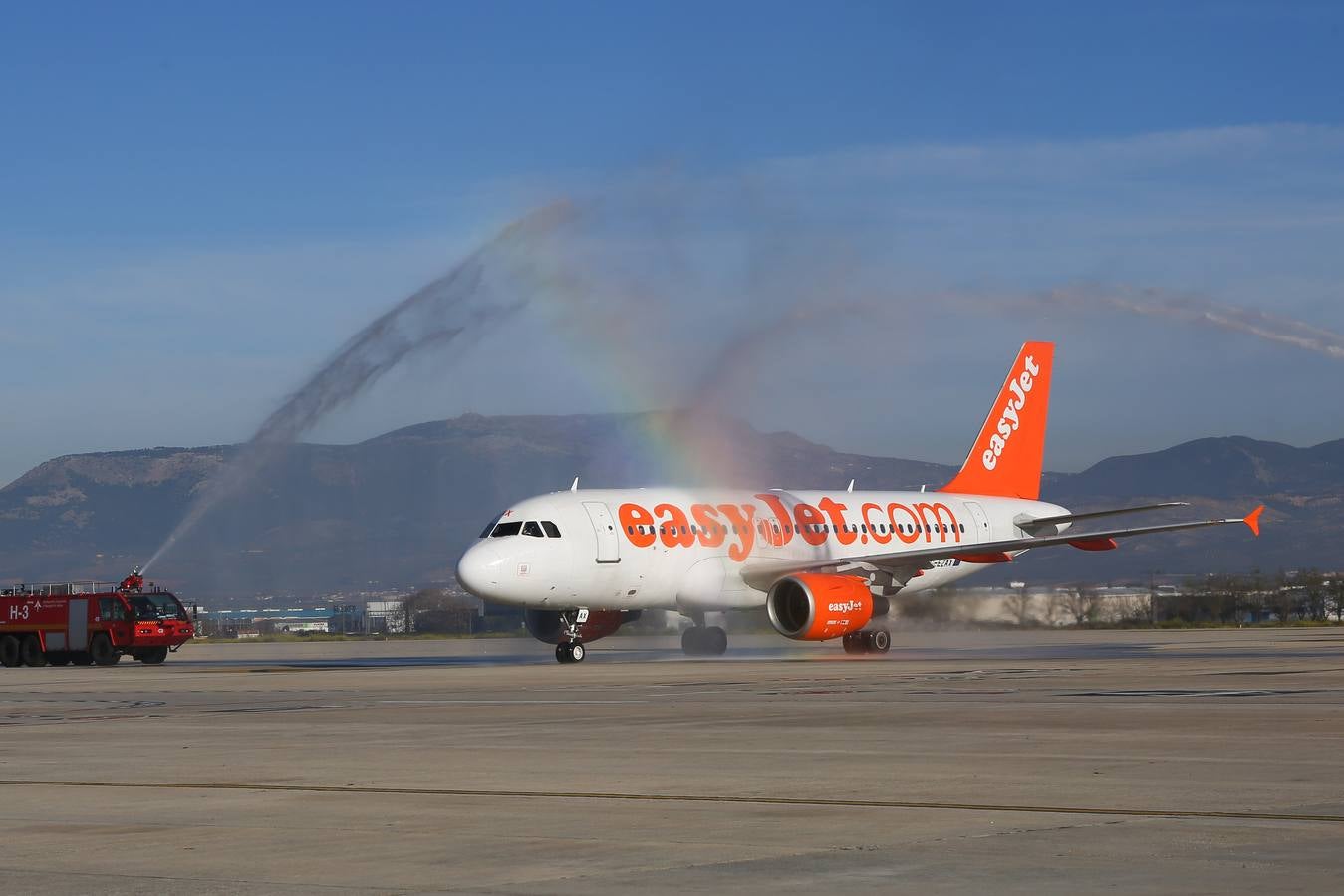 El primer vuelo desde Milán llega a Granada