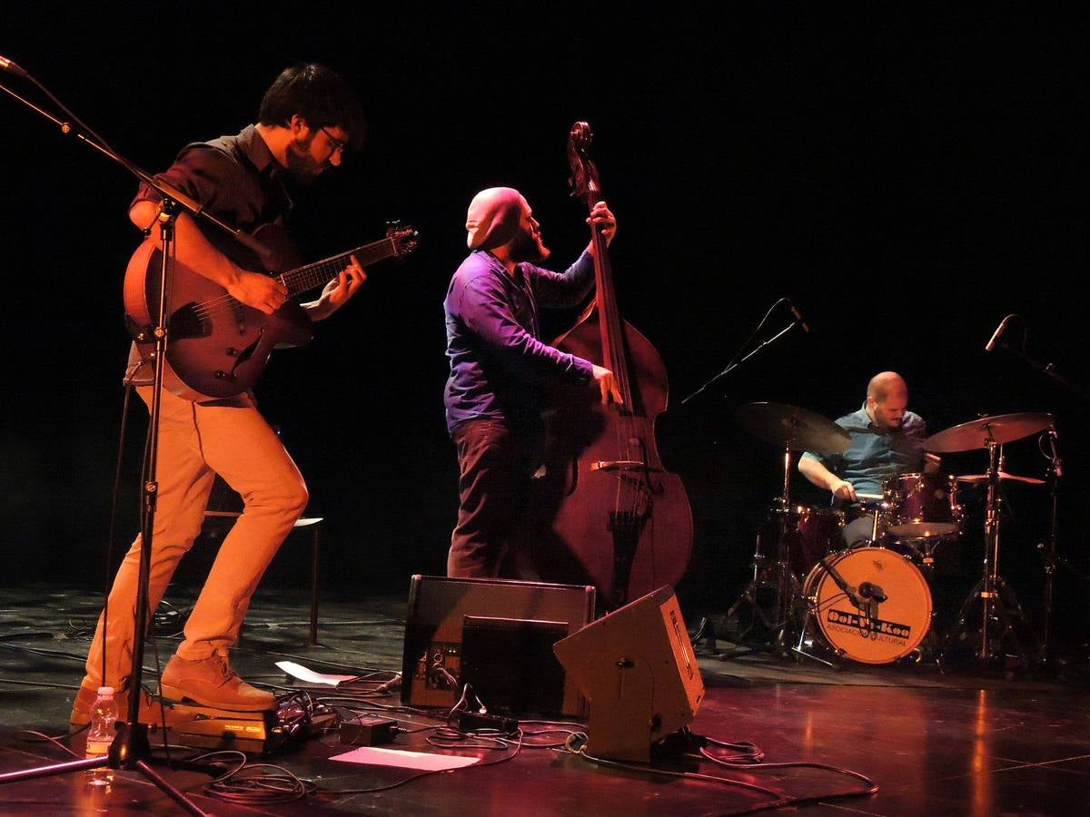 Calles abarrotadas de gente y cultura con Granada Experience y la Noche en Blanco