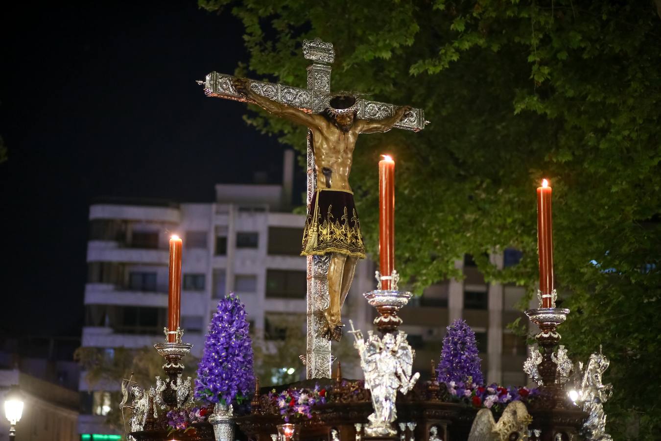 Campanas de luto para el Sagrado Protector