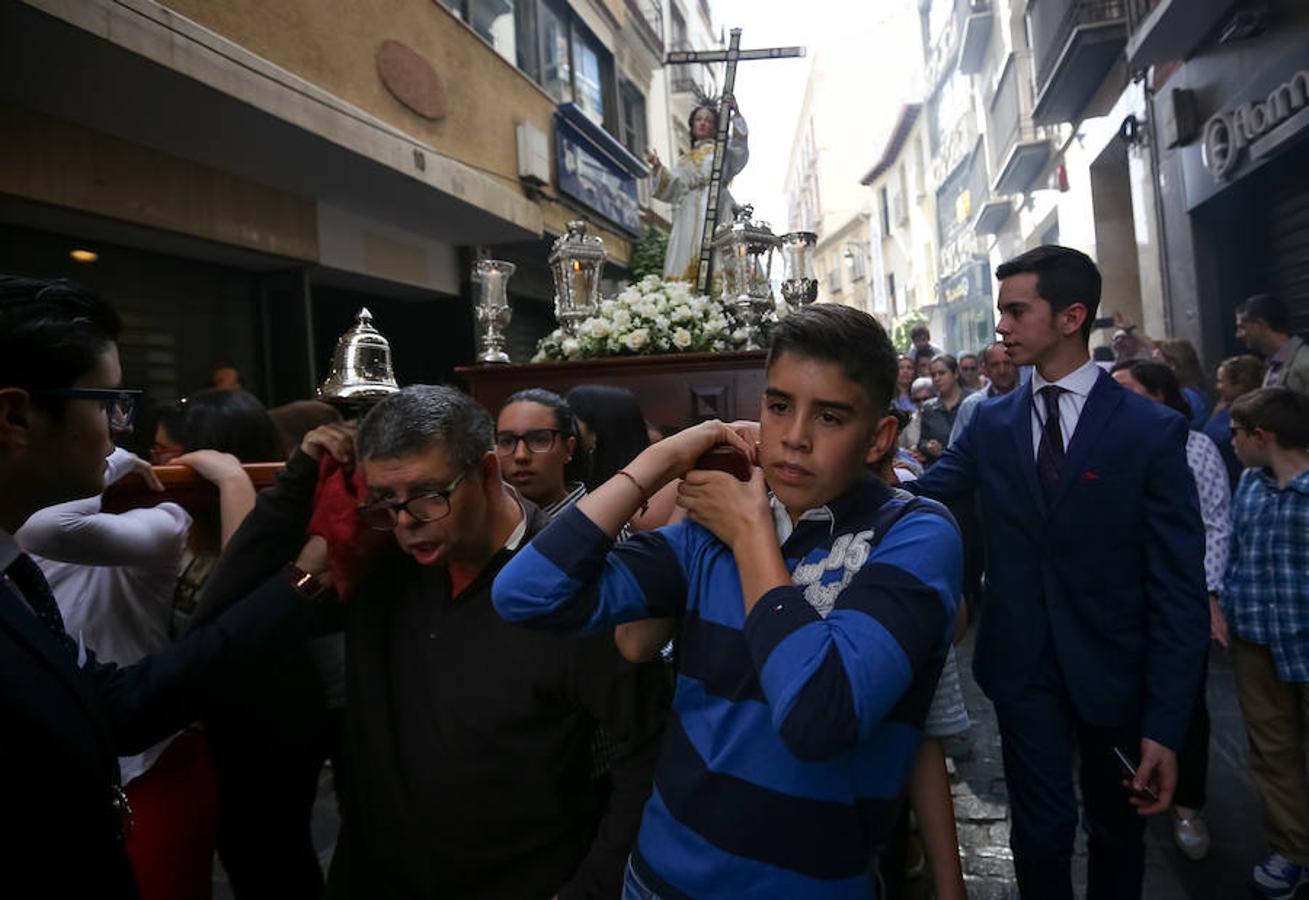 Los Facundillos procesionaron por Granada