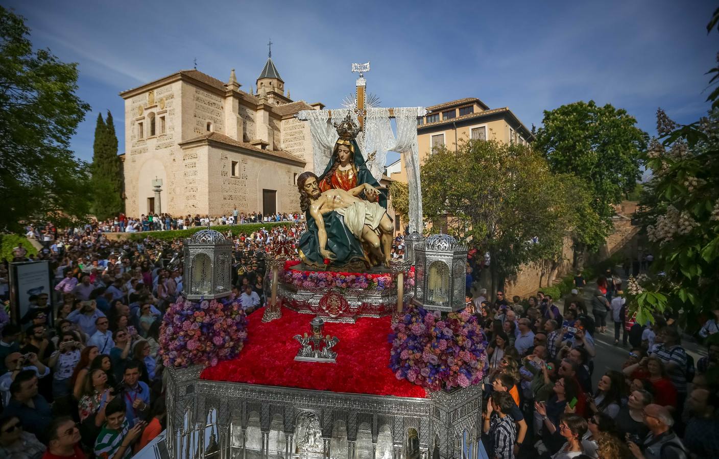 Sábado Santo con la Alhambra