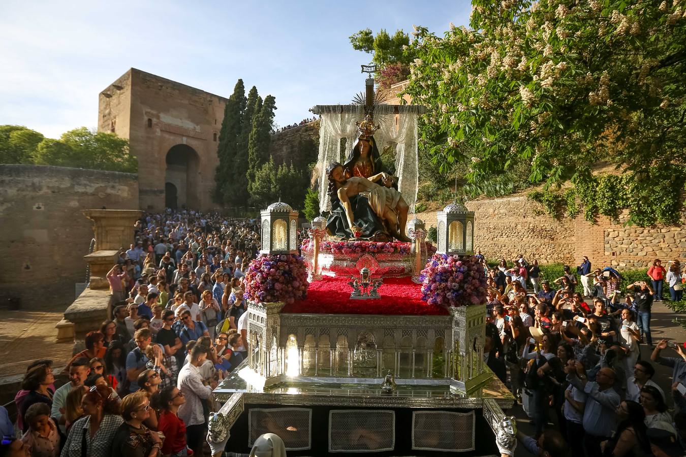 Sábado Santo con la Alhambra