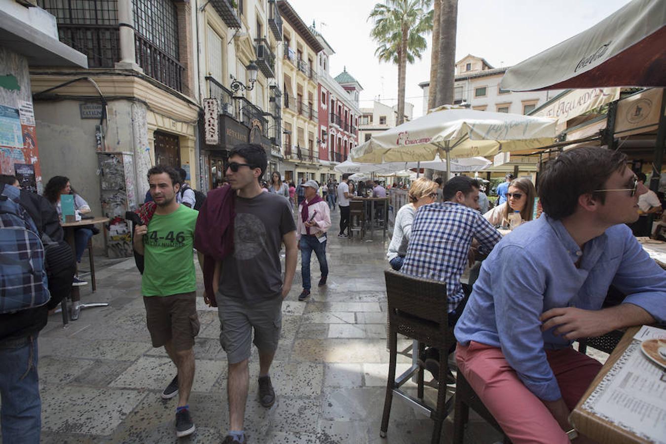 Granada despide una Semana Santa  histórica con el cartel de lleno técnico