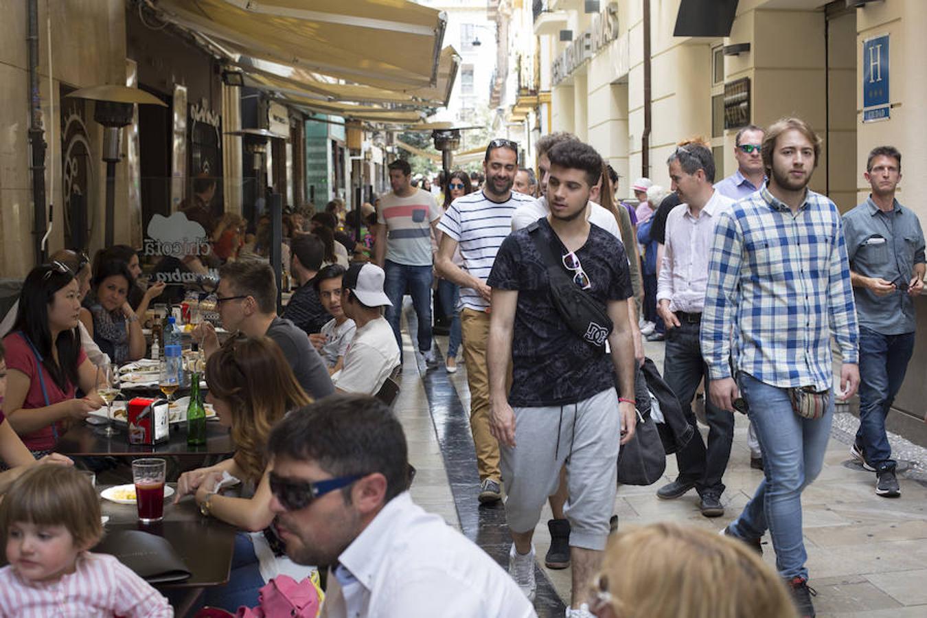 Granada despide una Semana Santa  histórica con el cartel de lleno técnico