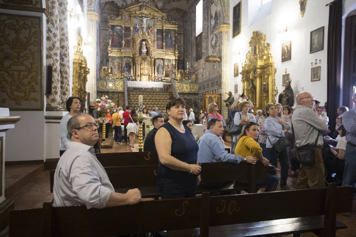Las colas adornan el Día de los Monumentos