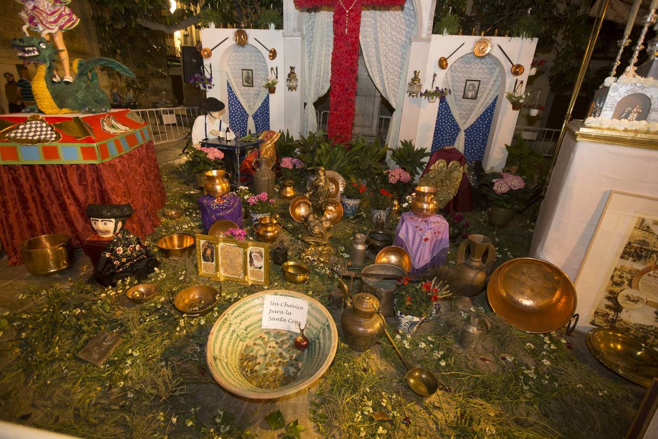 Tercer premio de calles y plazas para la Hermandad del Rosario (plaza Alonso Cano)