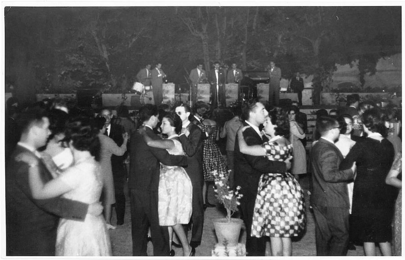 Así era la feria del Corpus en el centro de Granada