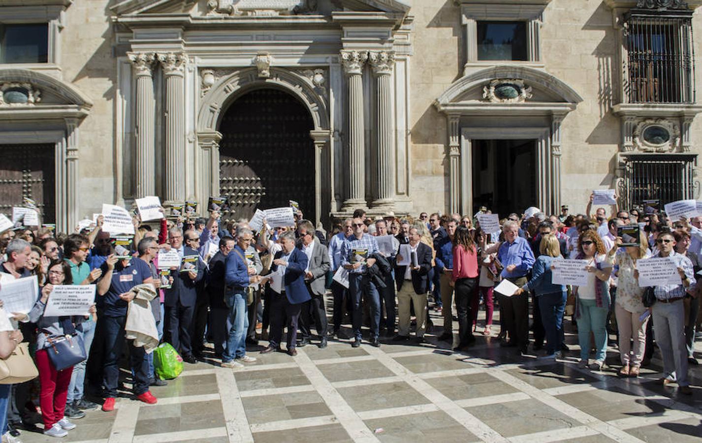 Primera concentración en Granada para que no se disperse el TSJA