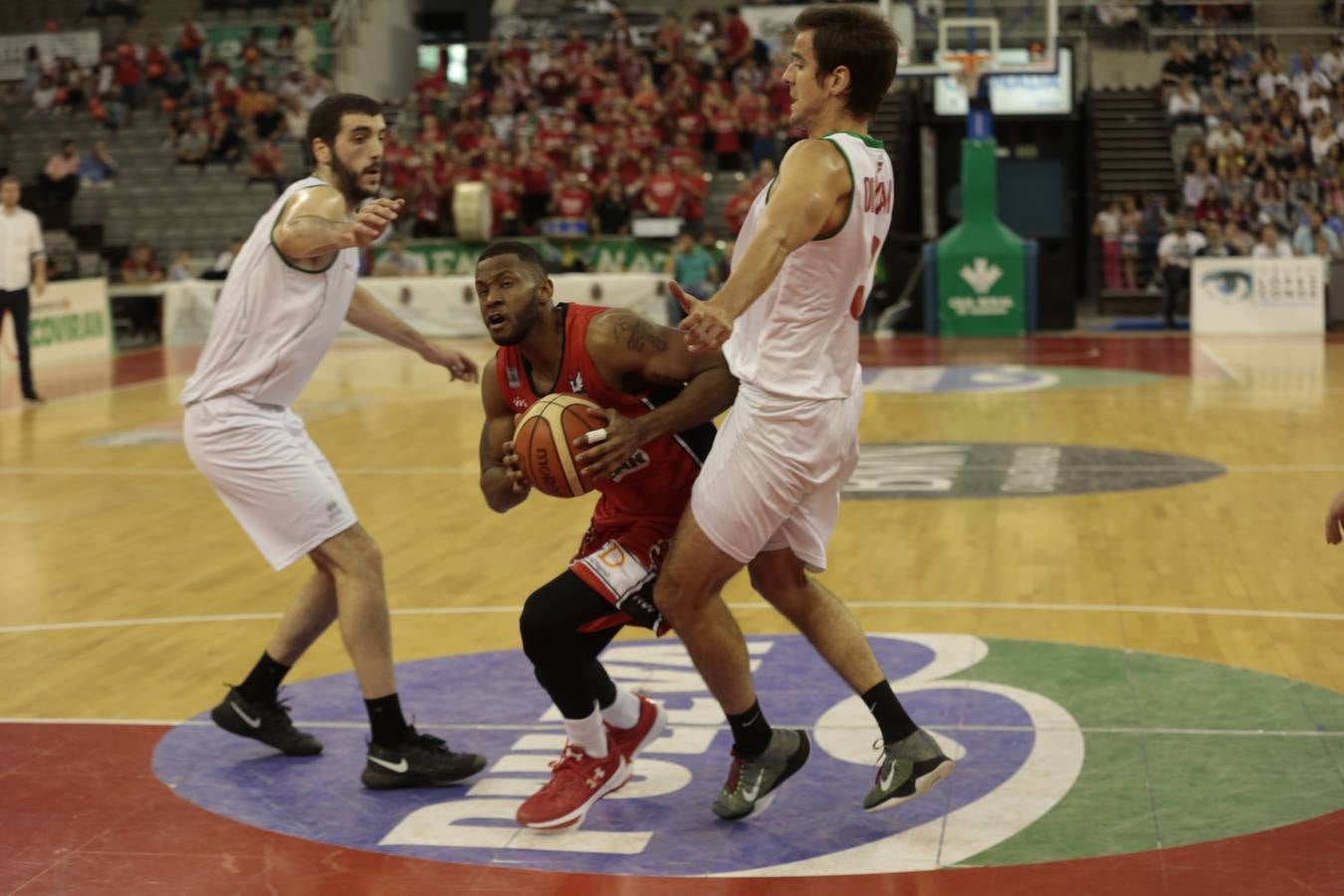 El Covirán cede en el Palacio