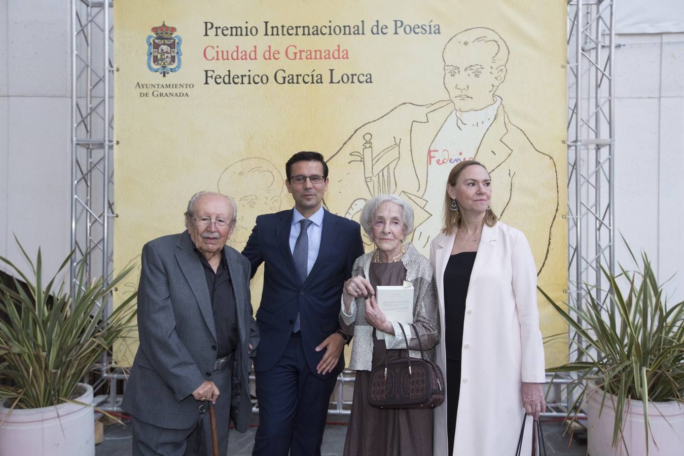 Ida Vitale recalca el poder hipnótico de Federico al recoger el Premio García Lorca