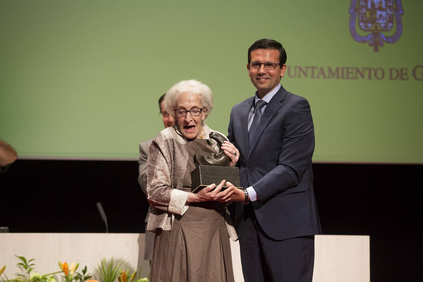 Ida Vitale recalca el poder hipnótico de Federico al recoger el Premio García Lorca