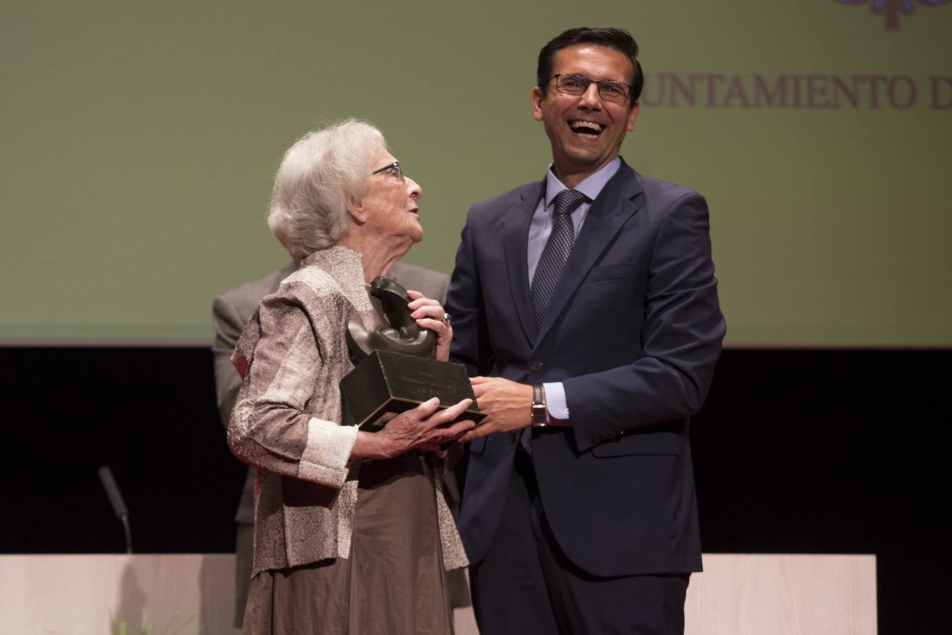 Ida Vitale recalca el poder hipnótico de Federico al recoger el Premio García Lorca