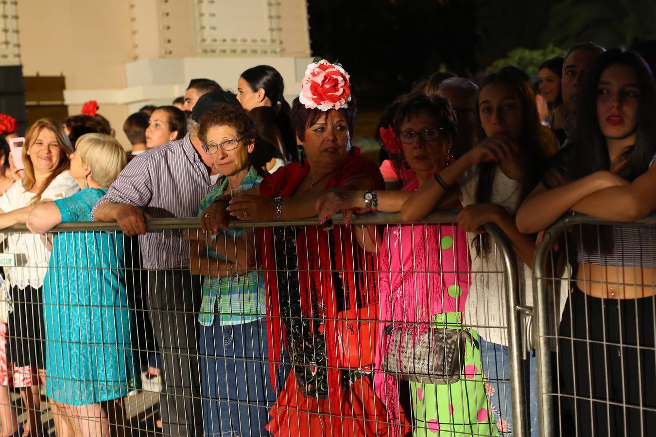 Brilla de noche más que el sol