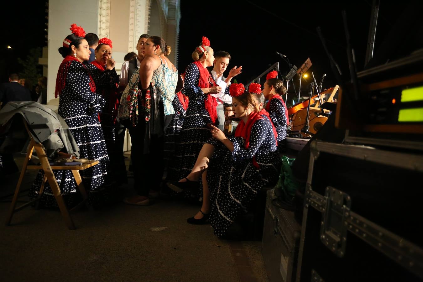 Brilla de noche más que el sol