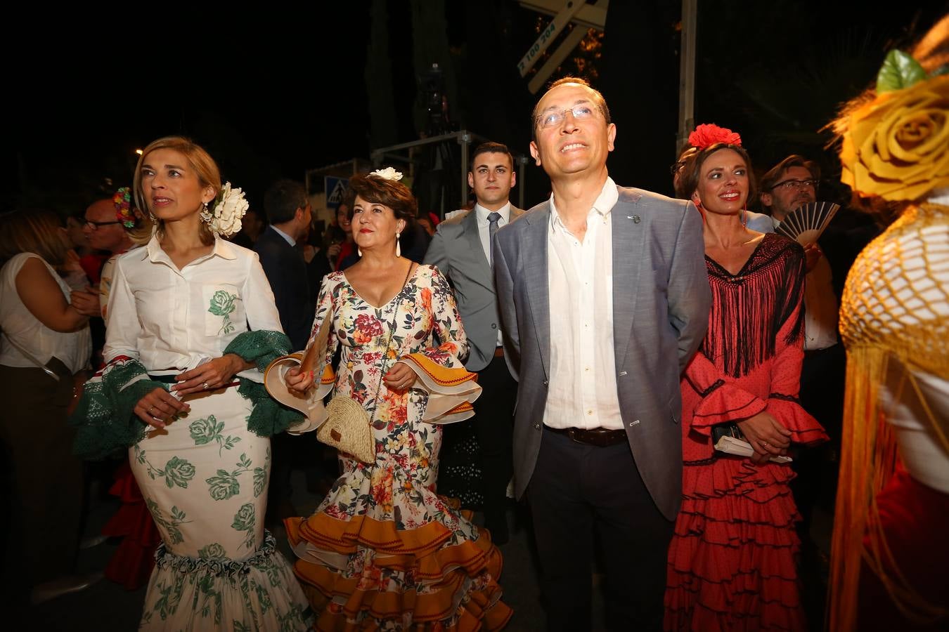 Brilla de noche más que el sol