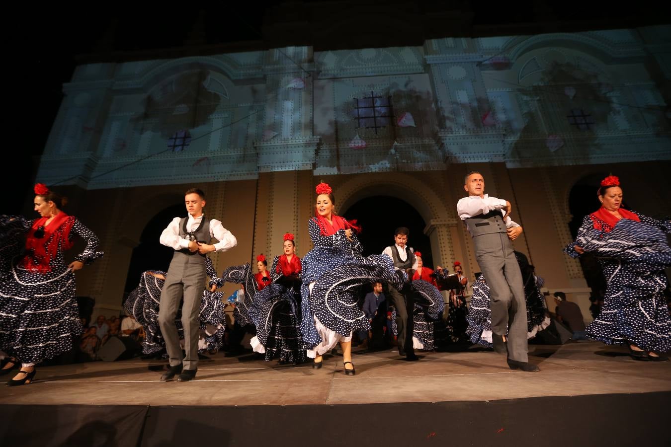 Brilla de noche más que el sol