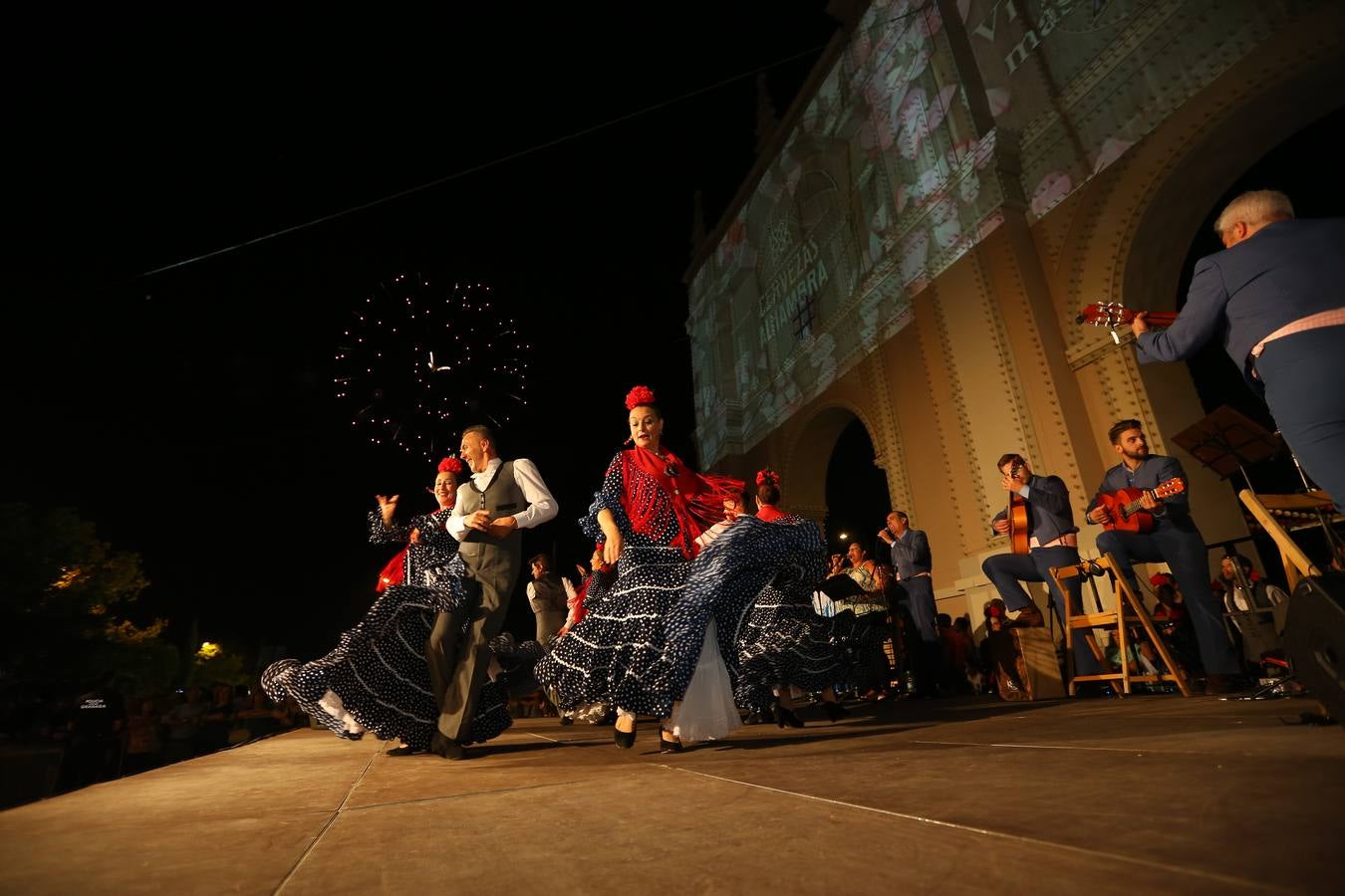 Brilla de noche más que el sol