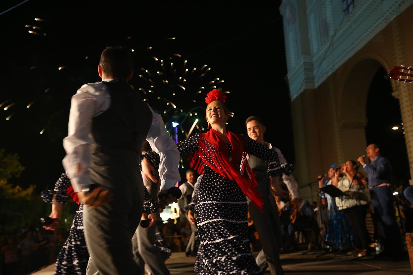 Brilla de noche más que el sol