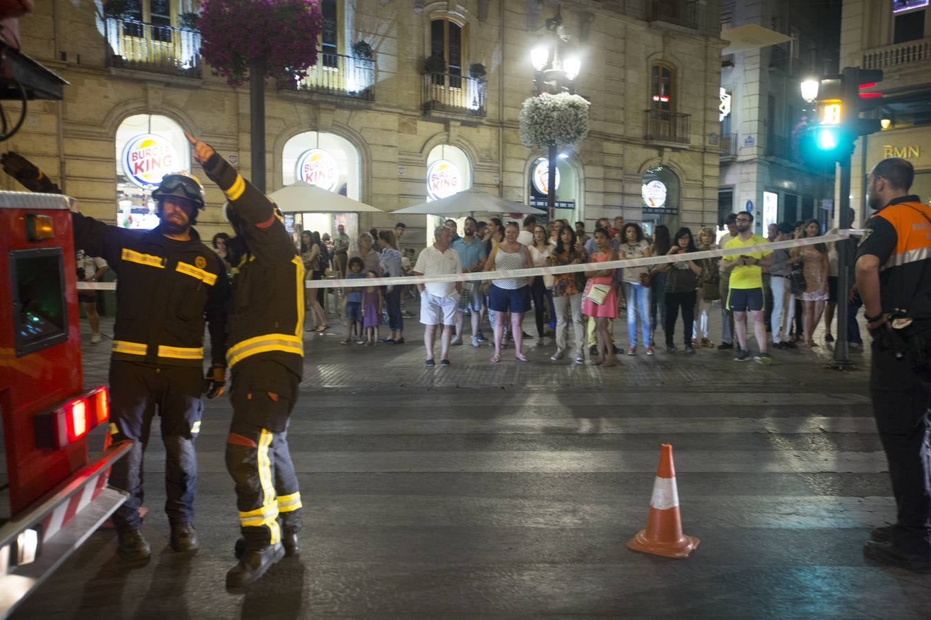 Un incendio en el Hotel Victoria crea expectación Puerta Real