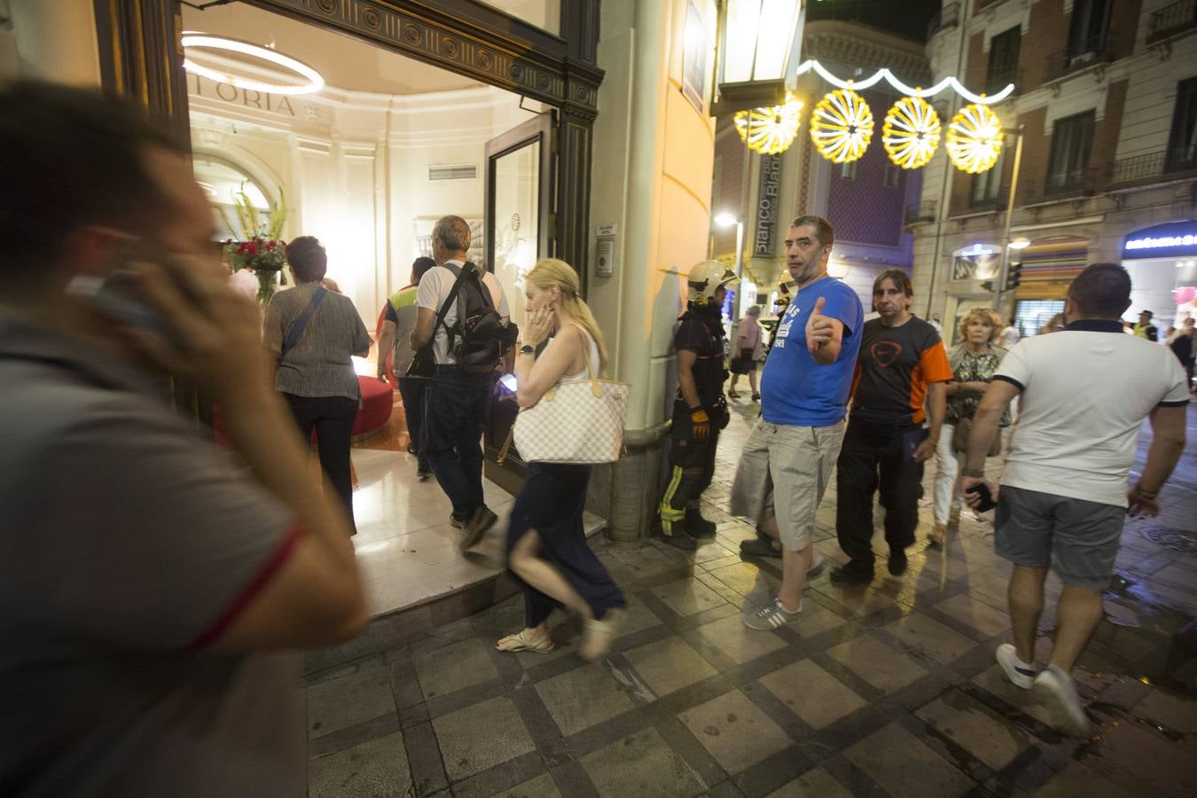 Un incendio en el Hotel Victoria crea expectación Puerta Real