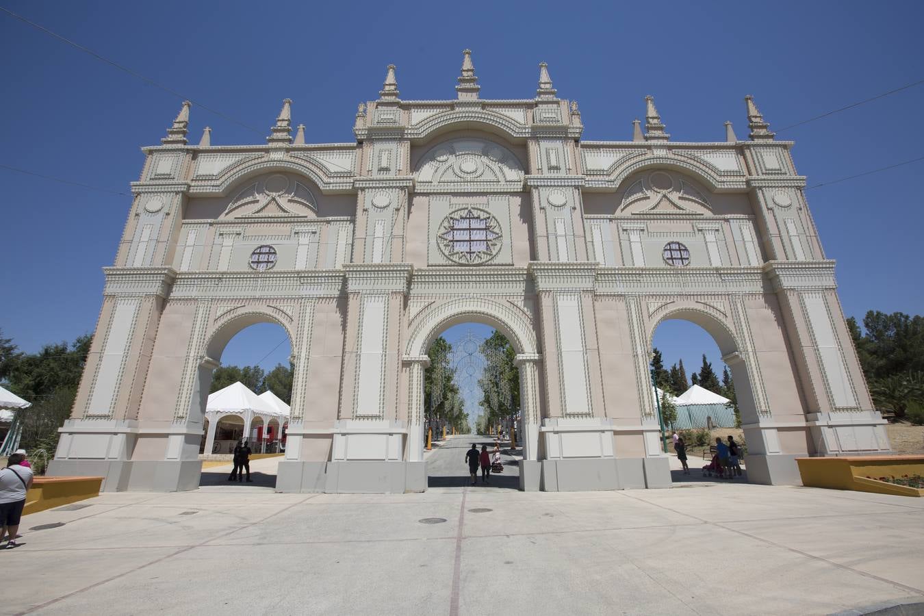 Resacón en la feria.... mogollón en la playa