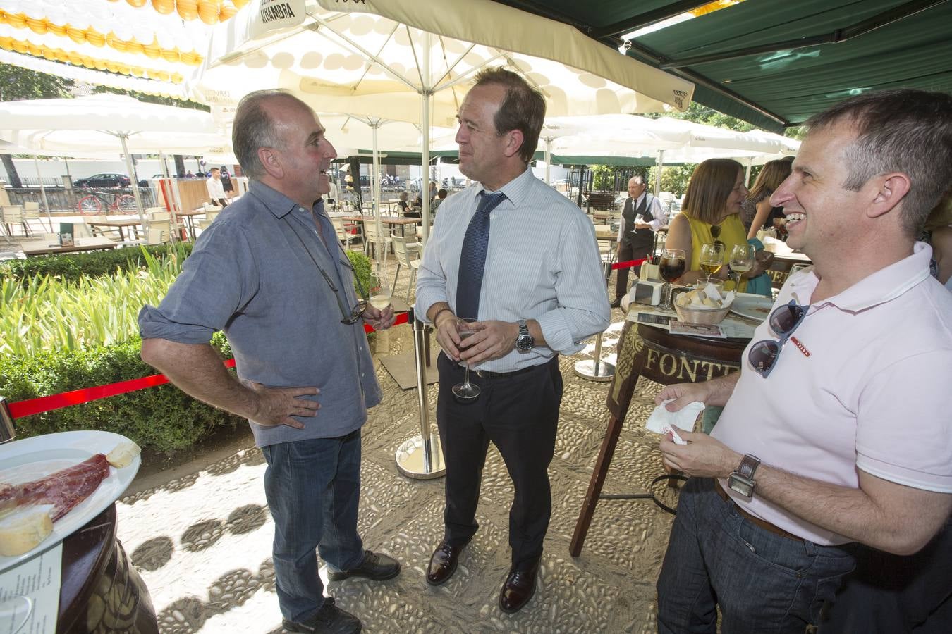 Y aquí estamos de nuevo