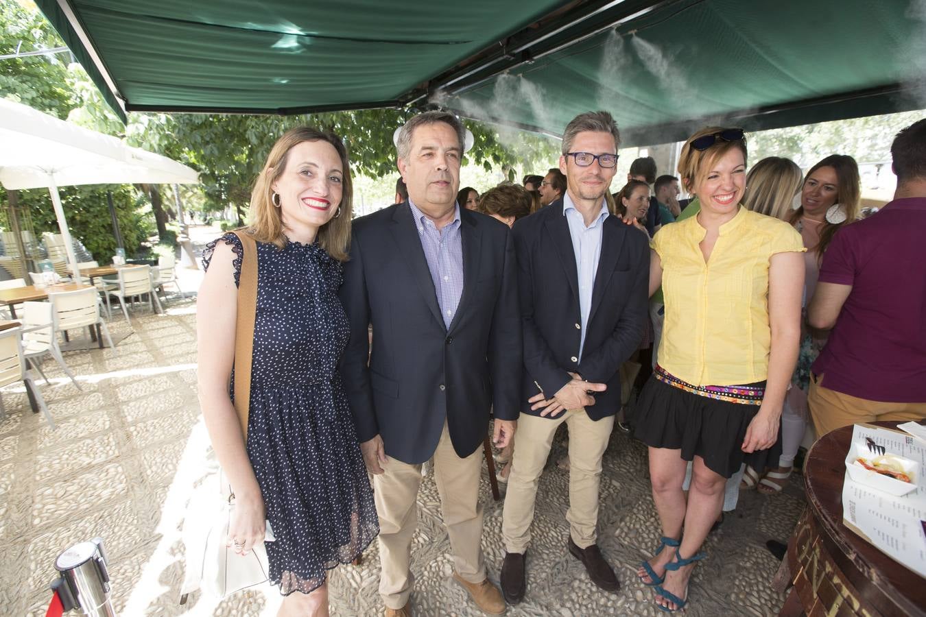 Y aquí estamos de nuevo