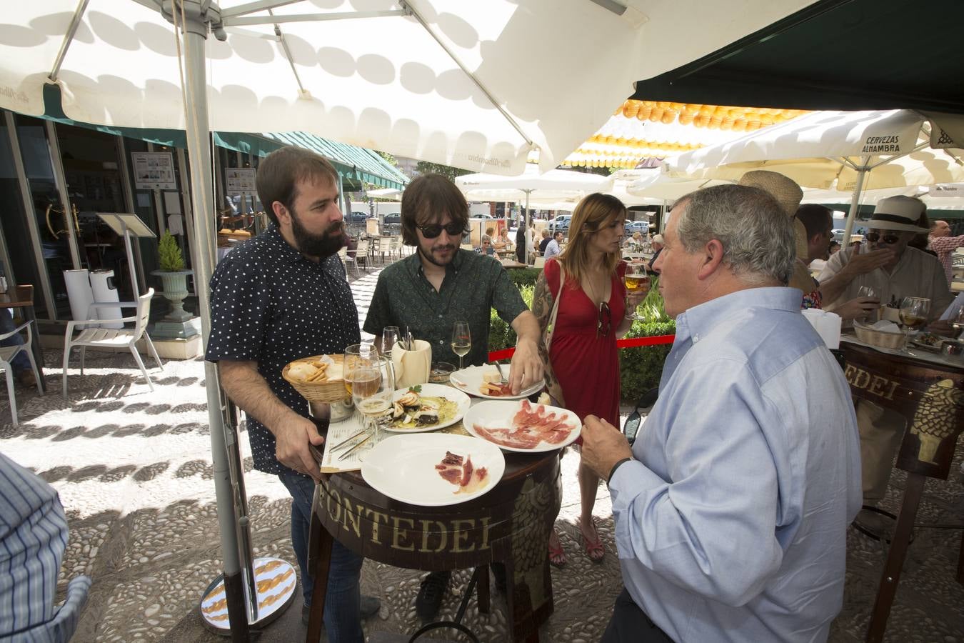 Y aquí estamos de nuevo