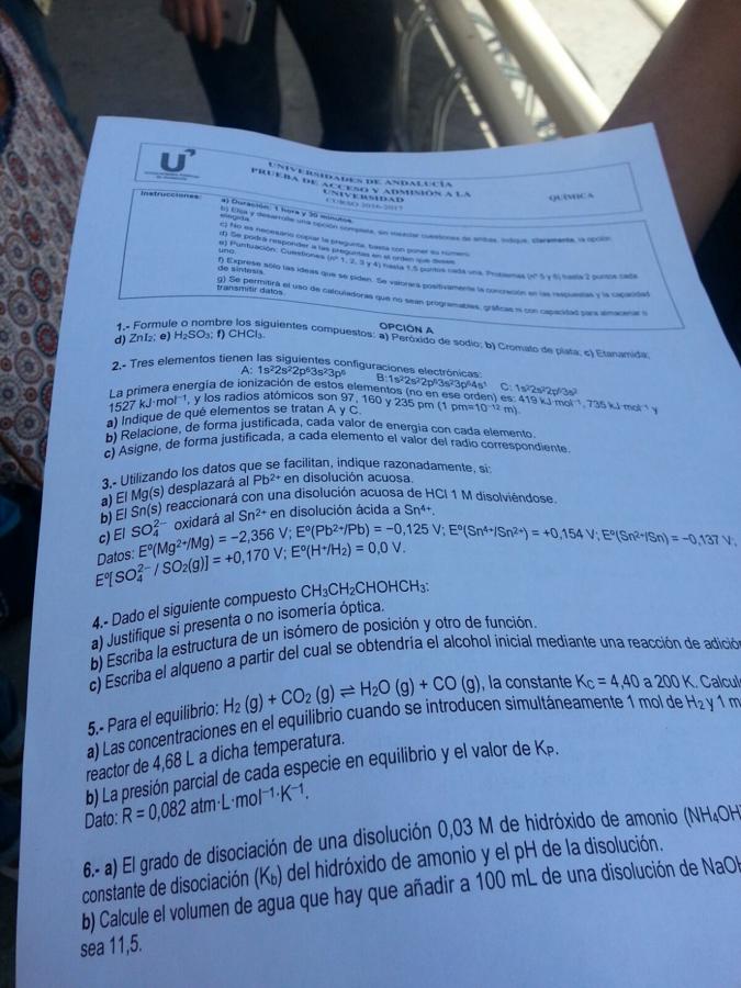 Del Surrealismo a un texto de Jenofonte y un problema sobre empresas y software informático