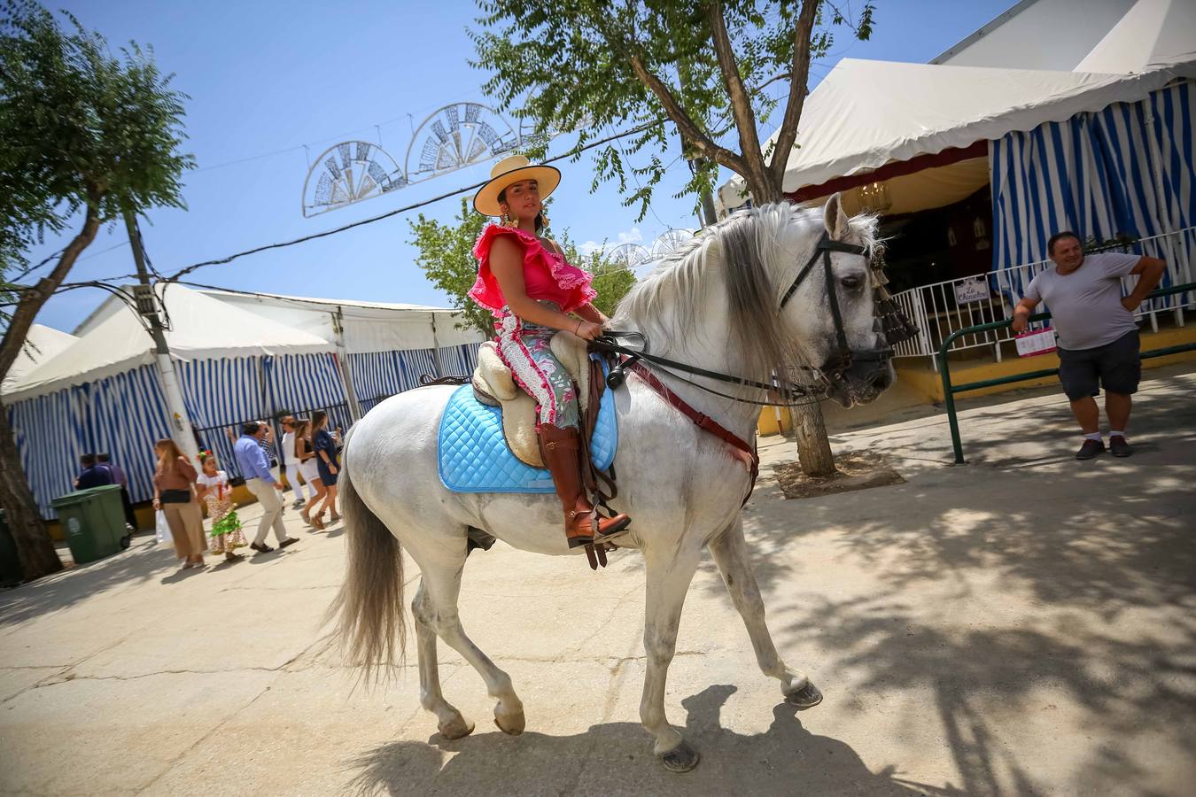 Ambiente en el ferial de Almanjáyar