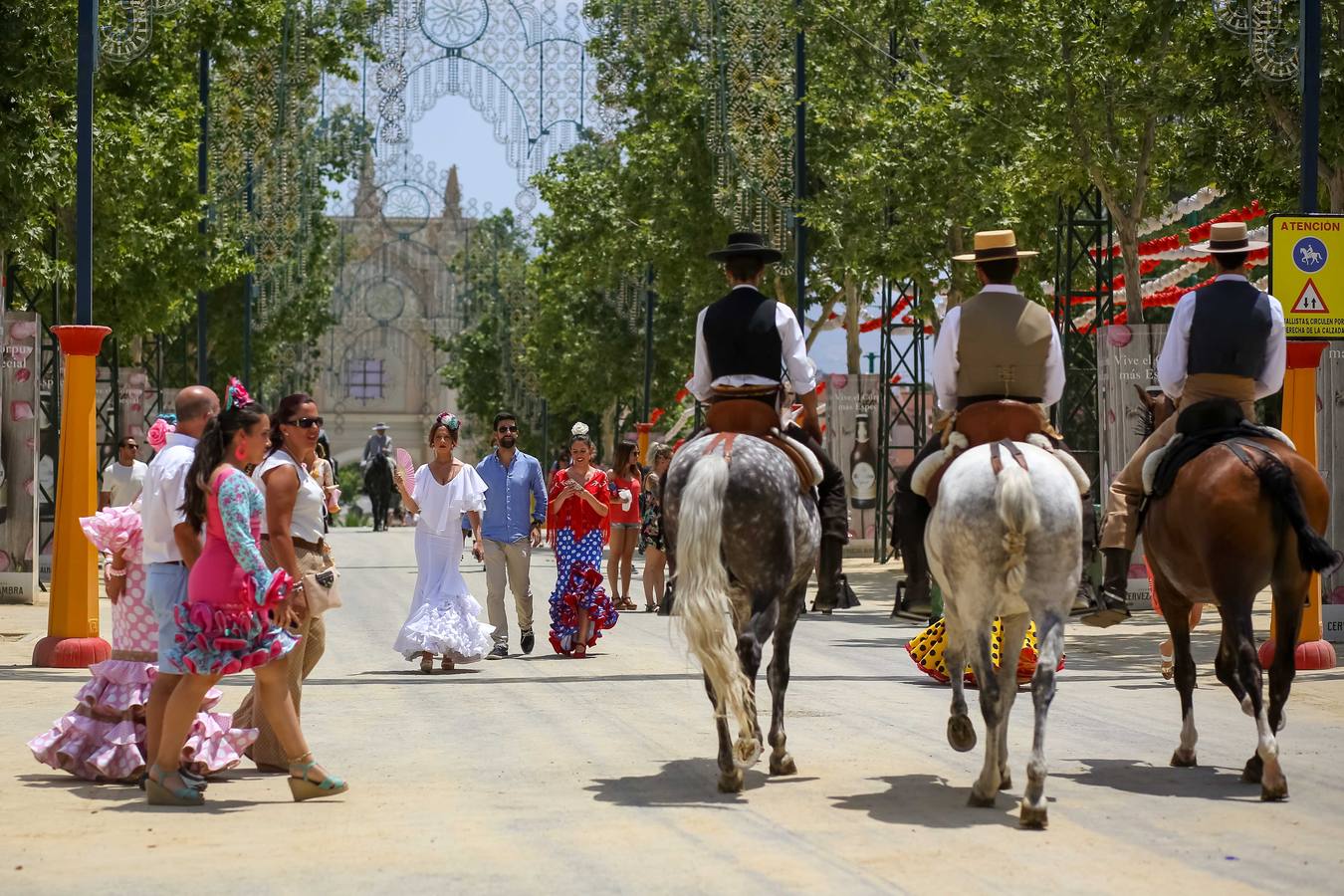 Ambiente en el ferial de Almanjáyar