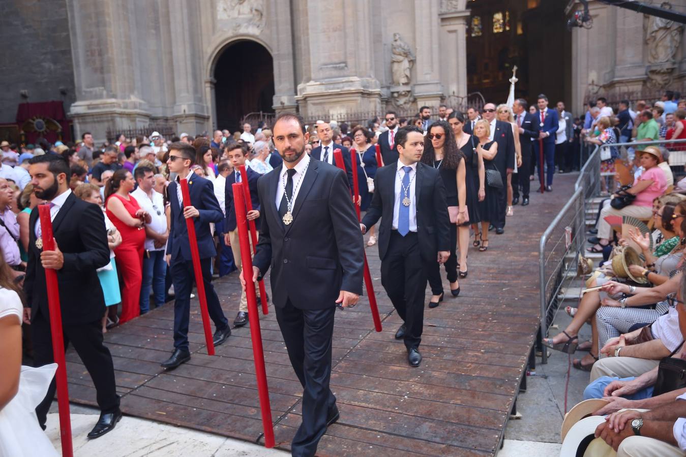 La procesión marca el día grande del Corpus (I)