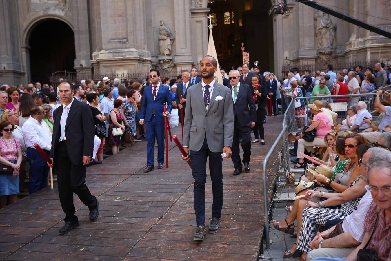 La procesión marca el día grande del Corpus (I)