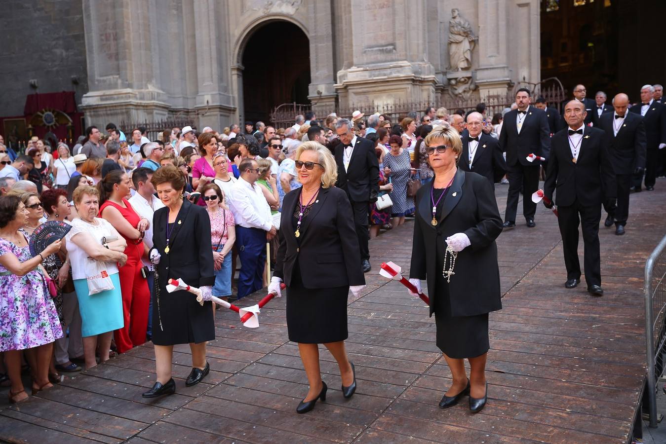 La procesión marca el día grande del Corpus (I)