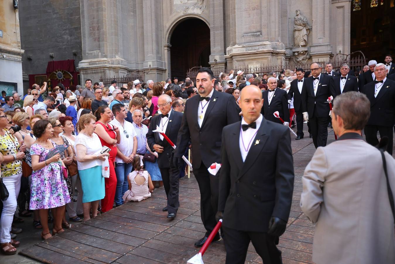 La procesión marca el día grande del Corpus (I)