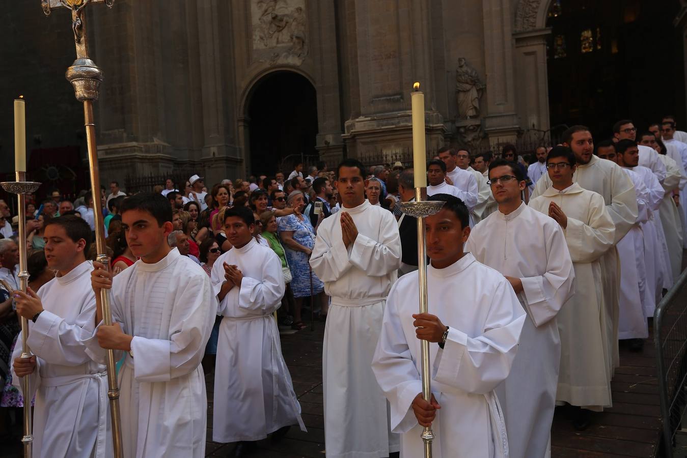 La procesión marca el día grande del Corpus (I)